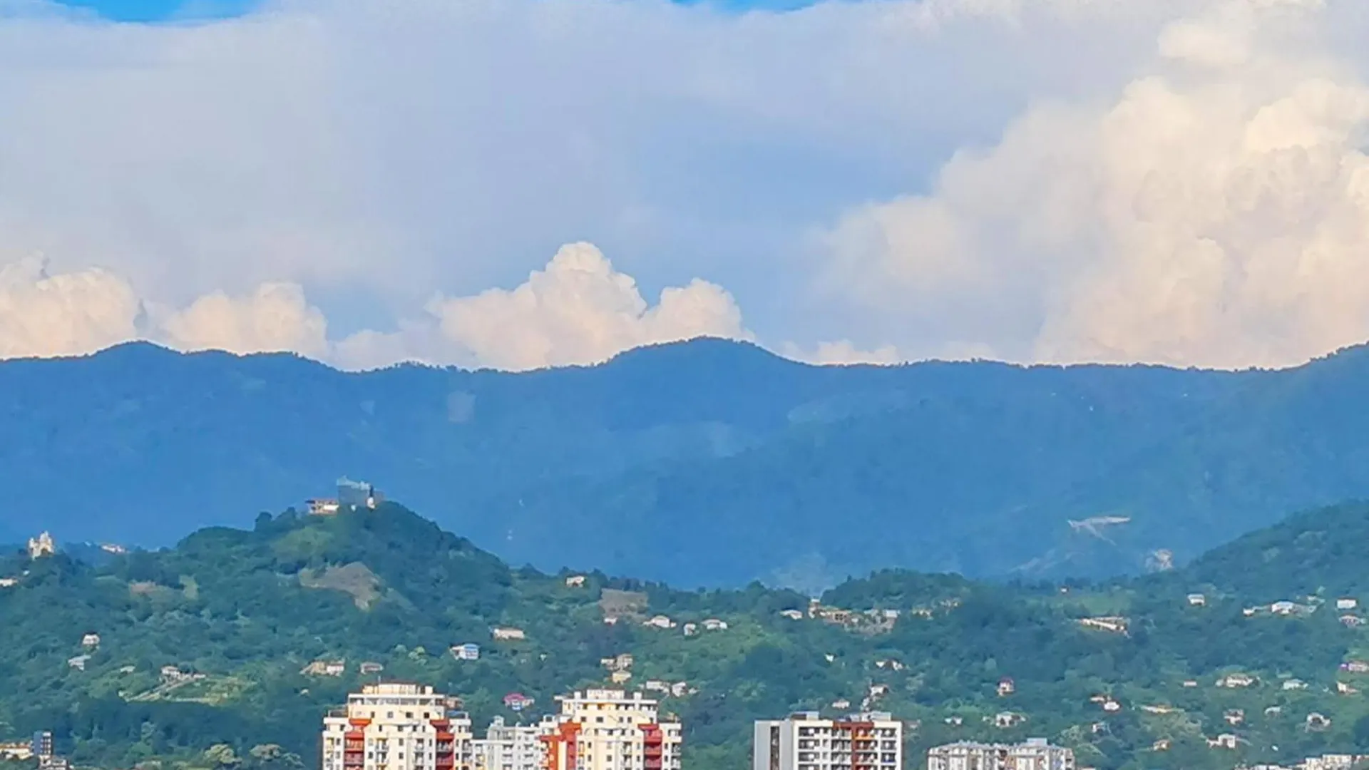 Bright And Airy Apartment Free Wi-Fi Open Space 3-Rooms 2-Balconies Batumi 0*,  Georgia